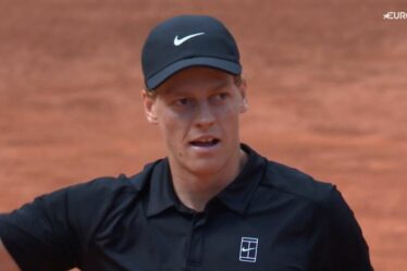Jannik Sinner gagne en 19 minutes pour repousser Daniil Medvedev et atteindre la finale de l'Open d'Italie