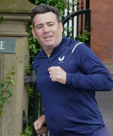 Andy Burnham construit tranquillement son équipe pour le n°10 – voici les noms