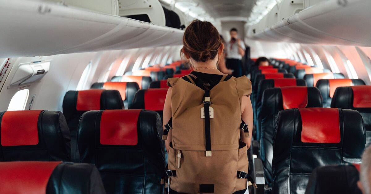 Les vacanciers sont priés de ne jamais porter un seul article courant lorsqu'ils montent à bord d'un avion