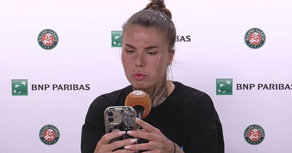 La star de Roland-Garros déclare que "ma famille et moi serons tués" dans un discours puissant après sa défaite