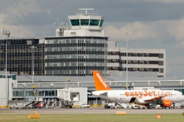 Aéroport de Manchester EN DIRECT : les parvis du terminal 2 sont fermés alors que la police se précipite vers le hub aérien britannique