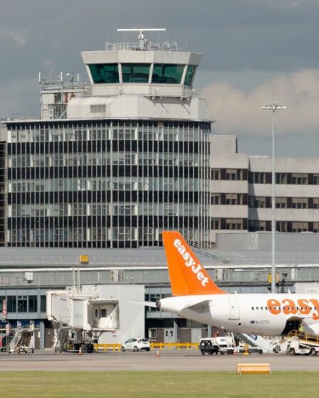 Aéroport de Manchester EN DIRECT : les parvis du terminal 2 sont fermés alors que la police se précipite vers le hub aérien britannique