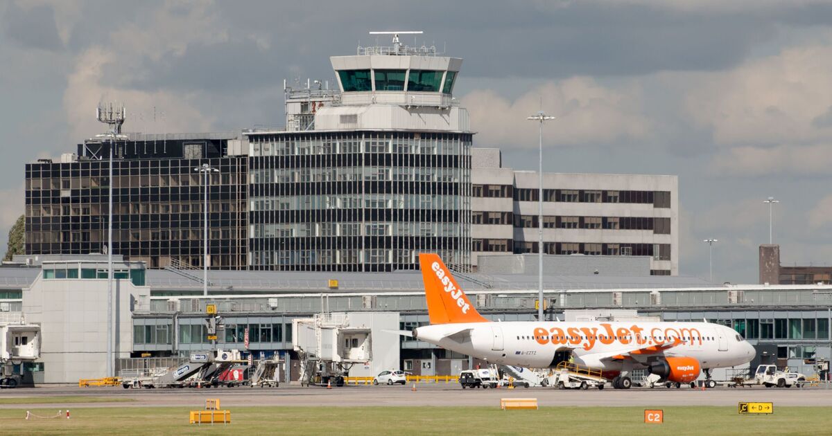 Aéroport de Manchester EN DIRECT : les parvis du terminal 2 sont fermés alors que la police se précipite vers le hub aérien britannique