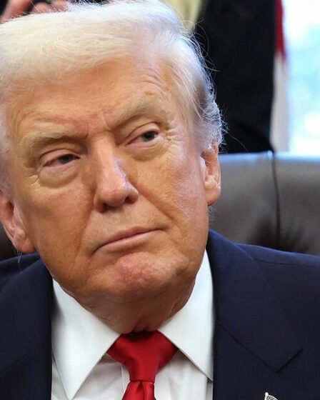 Donald Trump publie une photo effrayante de la marine iranienne décimée au fond de l'océan