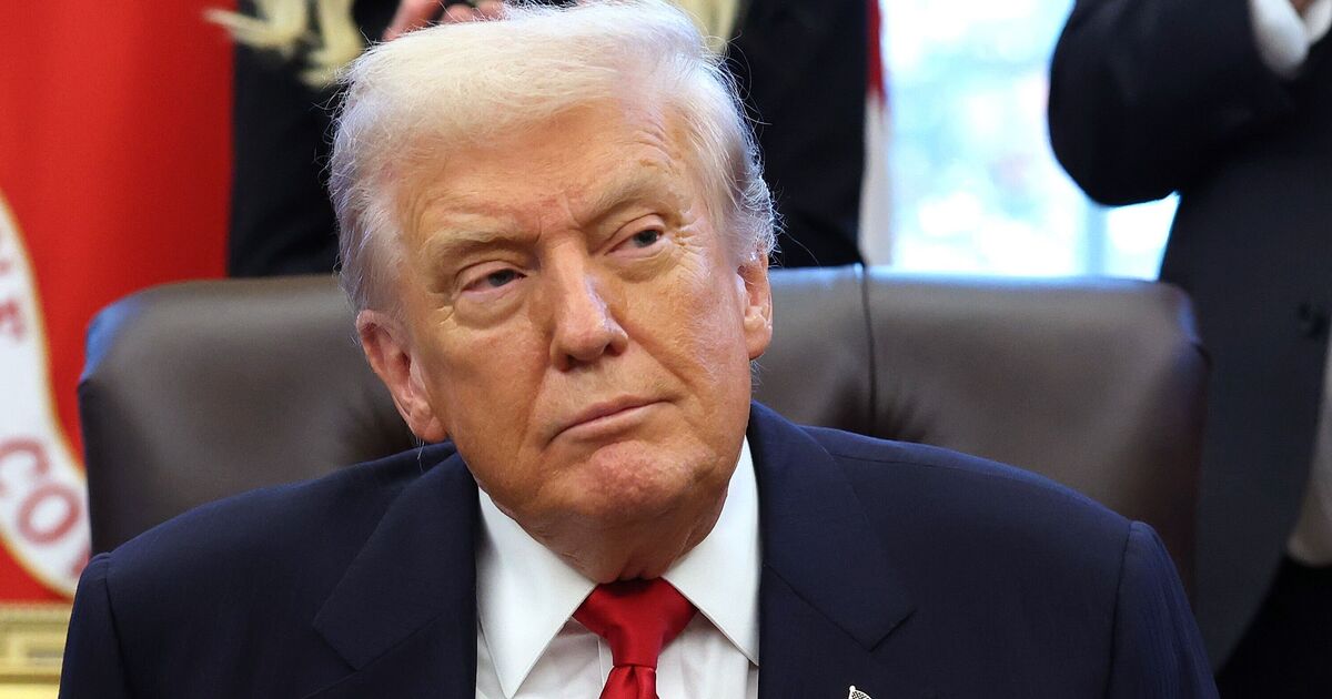 Donald Trump publie une photo effrayante de la marine iranienne décimée au fond de l'océan