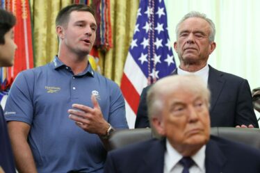 Donald Trump s'embarrasse et abandonne devant Bryson DeChambeau