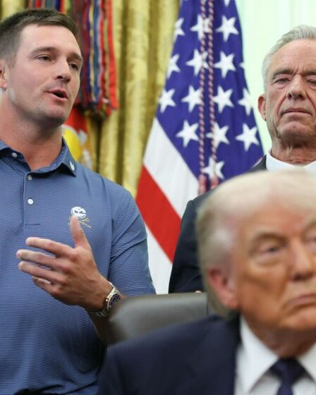 Donald Trump s'embarrasse et abandonne devant Bryson DeChambeau