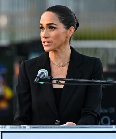 Famille royale EN DIRECT : Meghan Markle prononce un discours explosif lors de la "tournée royale en Suisse"