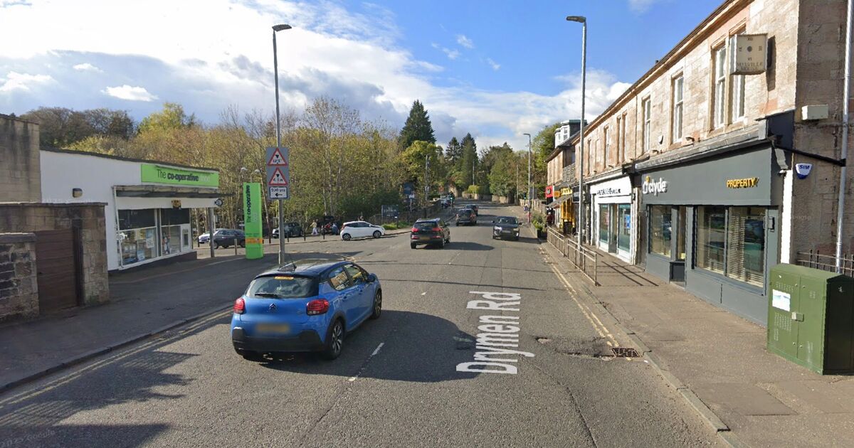 Incident de Glasgow EN DIRECT : la police se précipite à Bearsden avec la route verrouillée et bouclée