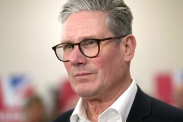 Keir Starmer brise le silence alors qu'un drone russe frappe un bâtiment dans un pays de l'OTAN, blessant 2 personnes