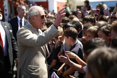 King tour LIVE : Charles salué aux Bermudes après la décision choc de Donald Trump