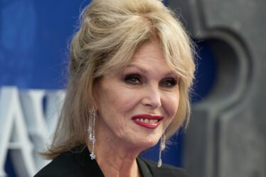 La confession de la mort tragique de Joanna Lumley alors qu'elle partage le point sur sa santé