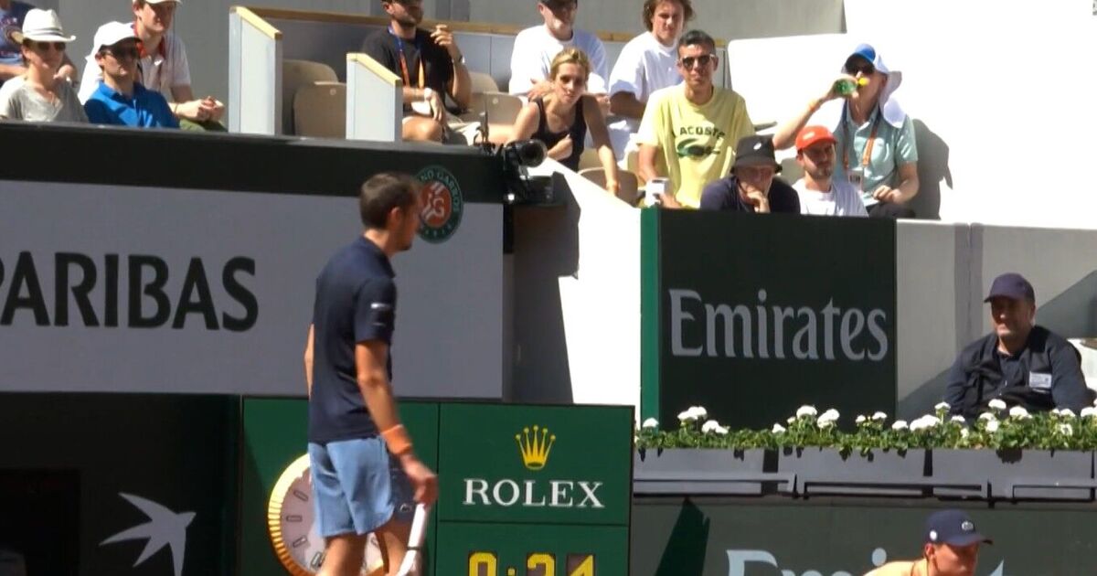La star de Roland-Garros lui a dit "vous devez vous comporter" alors que sa femme le réprimande sévèrement