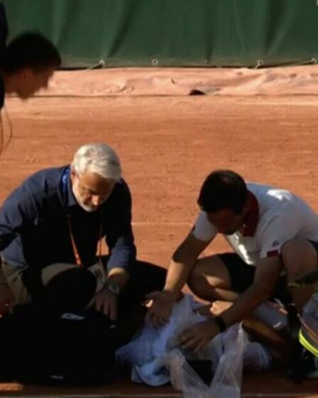 La star de Roland-Garros s'effondre au sol et ne peut plus bouger alors que les médecins se précipitent au tribunal
