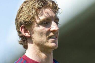 L’accord de transfert d’Anthony Gordon a été conclu alors que la star « choisit entre Liverpool et Barcelone »