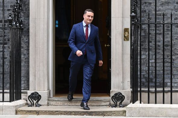 Starmer, en difficulté, résiste aux appels à la démission