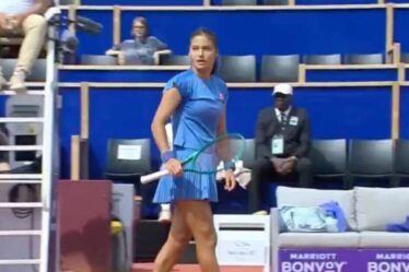 Les commentaires d'Emma Raducanu disent tout alors que le Britannique perd son premier match avant Roland-Garros