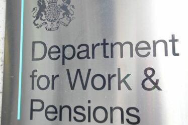 Les retraités plus âgés de l'État ont reçu 933 £ avec la règle d'épargne du DWP