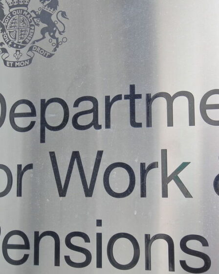 Les retraités plus âgés de l'État ont reçu 933 £ avec la règle d'épargne du DWP