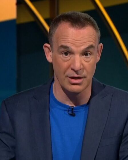 Martin Lewis lance un nouvel avertissement « ASAB » à toute personne réservant des vacances cet été