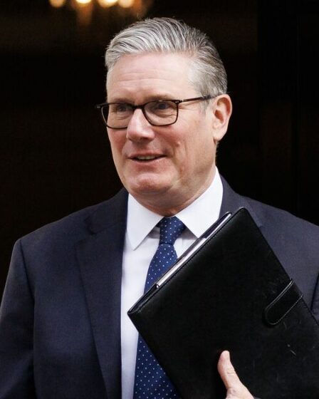 Politique EN DIRECT : Keir Starmer brise le silence sur les élections partielles alors que la querelle travailliste sur le Brexit fait rage