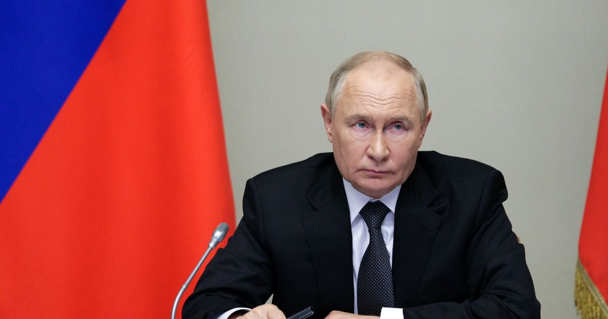Poutine humilié alors que la « menace terroriste » réduit le défilé de la Seconde Guerre mondiale