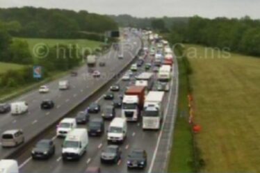 RÉCAPITULATIF du trafic M25 : Chaos dans le Surrey alors que les conducteurs sont confrontés à des retards de 60 minutes et à des files d'attente de 8 miles