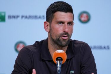 Roland-Garros EN DIRECT : Novak Djokovic fulmine contre les règles alors qu'une blessure d'horreur déclenche une réaction violente