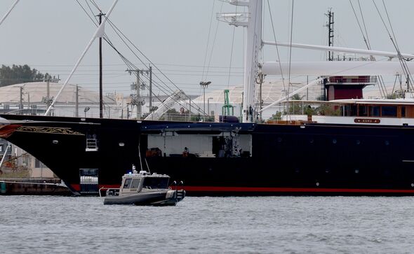 Le yacht de plusieurs millions de dollars de Jeff Bezos arrive en Floride