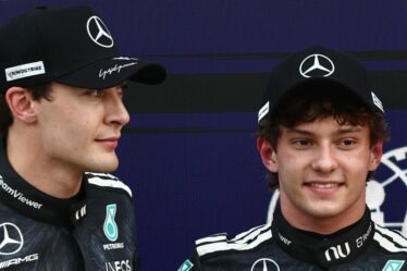 Toto Wolff donne des instructions à George Russell et Kimi Antonelli pour la confrontation au GP du Canada