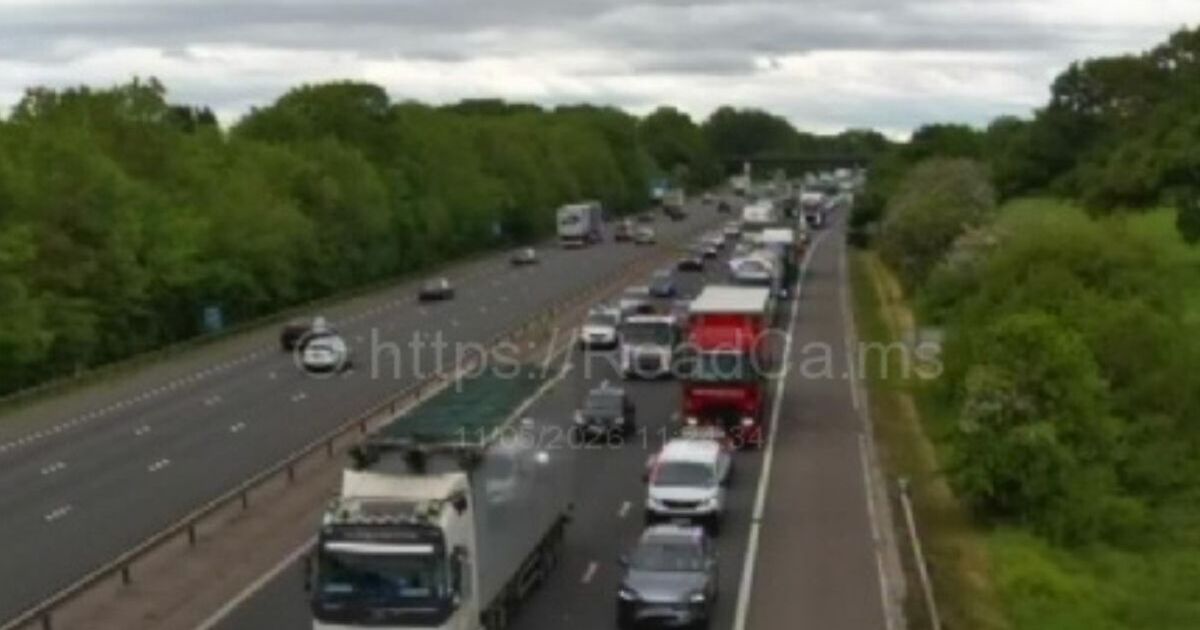 Trafic M4 EN DIRECT : Retards alors que l'autoroute est fermée en direction est près de Swindon après un accident