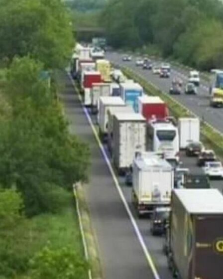 Trafic M5 EN DIRECT : Retards près de Gloucester alors que les conducteurs s'arrêtent après un accident