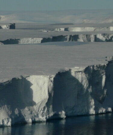 Six pays menacés par l'effondrement du « glacier Doomsday » alors que la banquise disparaîtra « dans quelques mois »