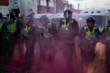 La famille d'Henry Nowak appelle à la paix et prévient que la confiance dans la police a été perdue