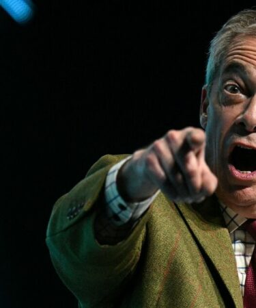 Un énorme coup de pouce pour Nigel Farage alors que la moitié des Britanniques déclarent que le Parti réformé est désormais la véritable opposition au Parti travailliste