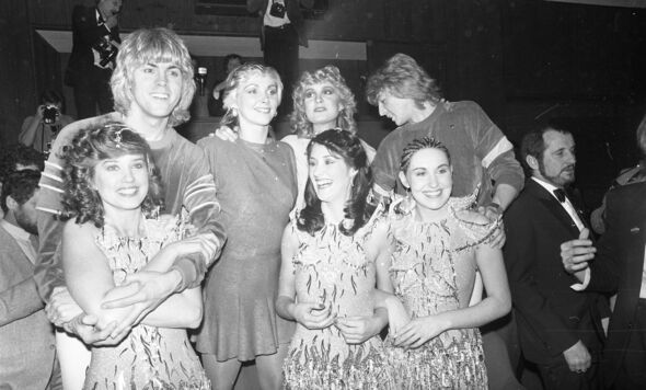 Bucks Fizz et Sheeba posent ensemble lors du Concours Eurovision de la chanson 1981 Bucks Fizz et Sheeba posent ensemble lors du Concours Eurovision de la chanson 1981