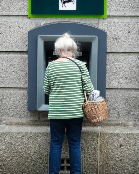 Le DWP dit que deux groupes « doivent demander » un paiement de 300 £ pour le carburant d'hiver en 2026