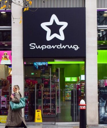 Superdrug lance d'abord un nouveau service pour les acheteurs « fatigués » dans les rues commerçantes du Royaume-Uni