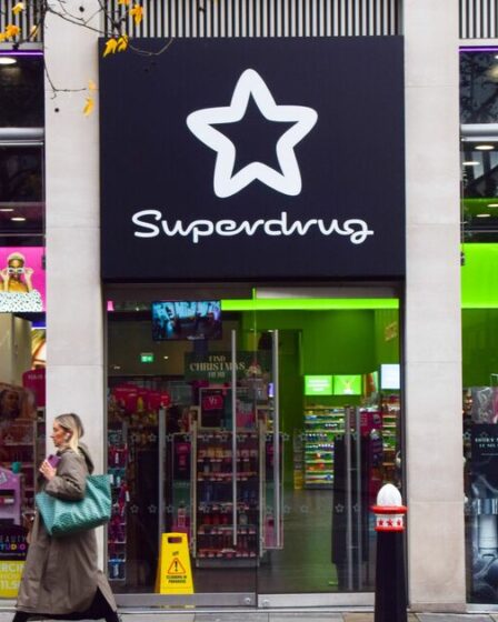 Superdrug lance d'abord un nouveau service pour les acheteurs « fatigués » dans les rues commerçantes du Royaume-Uni