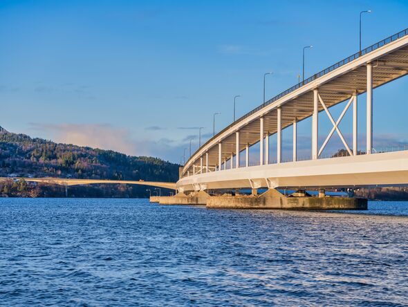 Photo du niveau de la mer du pont Nordhordland, Bergen, Norvège