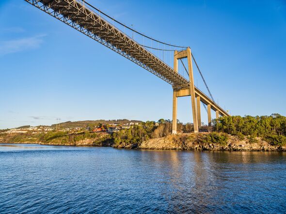 Pont Nordhordland, une photo prise sous le pont, Bergen, Norvège