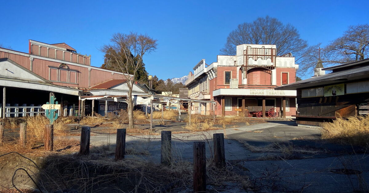À l’intérieur d’un parc à thème Wild-West abandonné de 75 millions de livres sterling, laissé pourrir pendant 20 ans