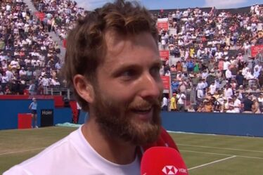 La BBC est obligée d'écourter l'interview de Queen, classée X, alors que la star jure sept fois en direct à la télévision