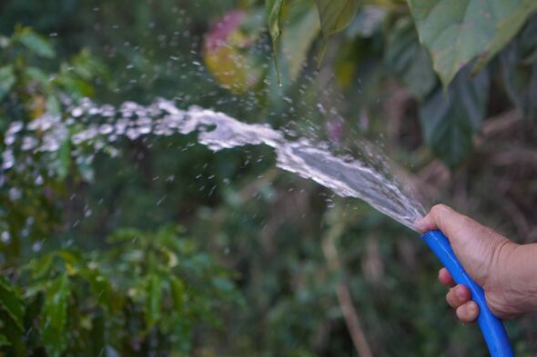 fermer l'eau du tuyau
