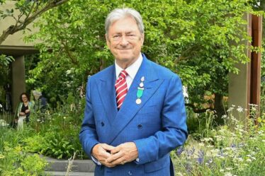 Alan Titchmarsh exhorte les gens à cesser d'utiliser 1 objet dans le jardin pour protéger la faune