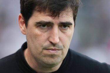 Andoni Iraola doit résoudre le problème ennuyeux d'Arne Slot ou fera également face au limogeage de Liverpool