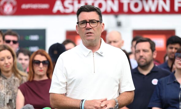Andy Burnham devrait prendre le relais au numéro 10