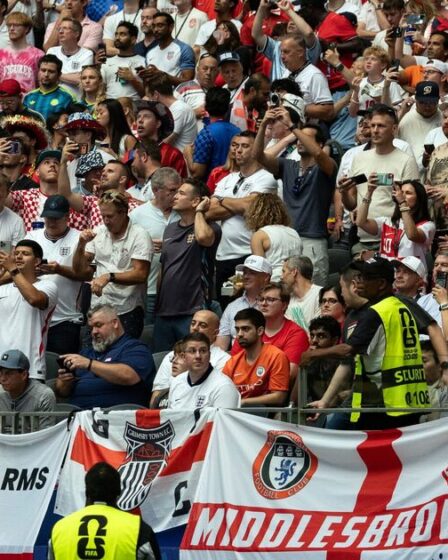 Coupe du monde EN DIRECT : des supporters en colère manifestent contre l'interdiction du drapeau anglais du stade
