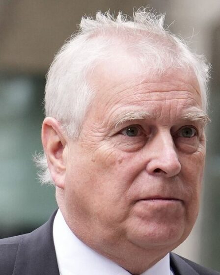 Famille royale EN DIRECT : Andrew « exige un paiement » alors que l'ex-prince « se sent bouc émissaire »
