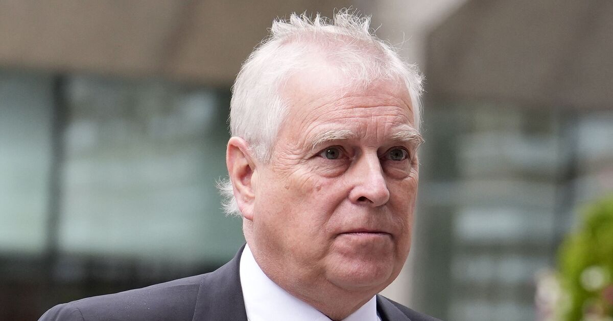 Famille royale EN DIRECT : Andrew « exige un paiement » alors que l'ex-prince « se sent bouc émissaire »